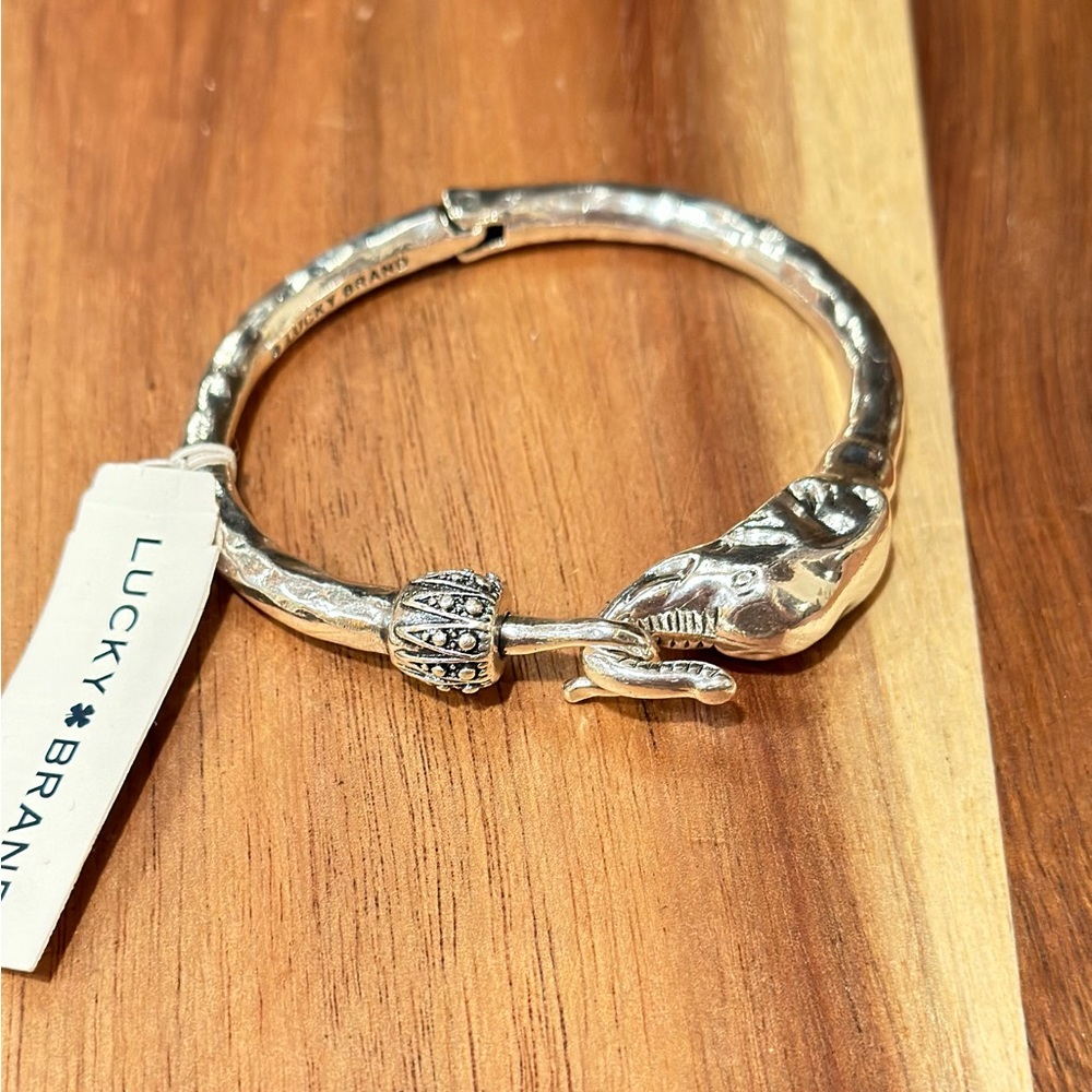 NWT INTERLOCKING ELEPHANT BRACELET